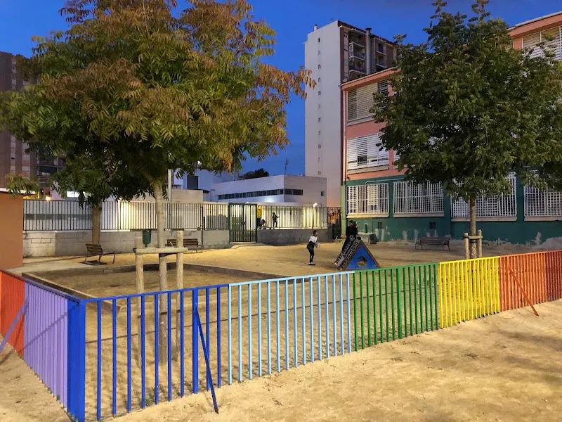Escuela Ramon Muntaner - Colegio público en Hospitalet de Llobregat (L) - foto 2