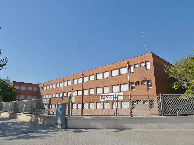 Instituto público Mercè Rodoreda - Instituto de secundaria en Hospitalet de Llobregat (L) - foto 2