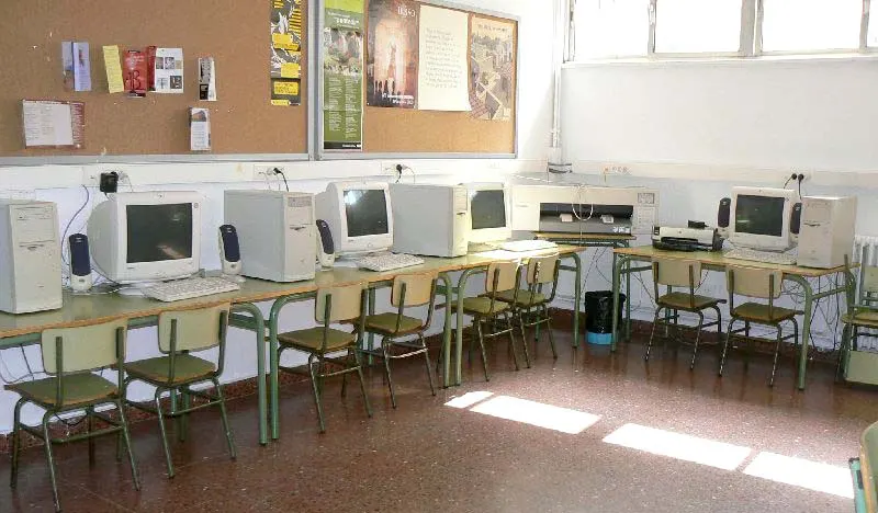 Instituto público Bellvitge - Instituto de secundaria en Hospitalet de Llobregat (L) - foto 2