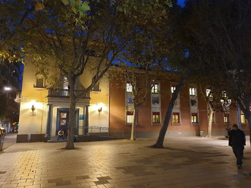 IES Santa Eulàlia - Instituto de secundaria en Hospitalet de Llobregat (L) - foto 2