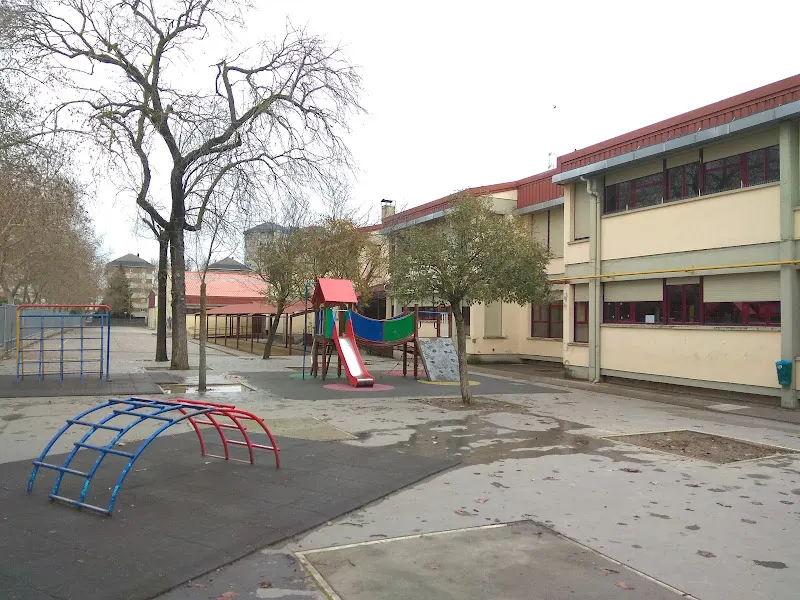 Escuela de Educación Infantil Francisco Javier Landáburu - Colegio público en Vitoria-Gasteiz - foto 3