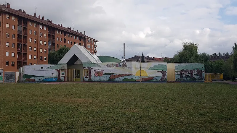 Partzuergoko Haur Eskola Gasteizko Haurreskola Almudena Cid - Colegio público en Vitoria-Gasteiz - foto 3