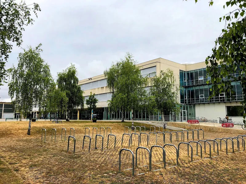 IES Mendebaldea - Instituto de secundaria en Vitoria-Gasteiz - foto 2