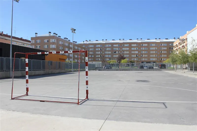 Colegio Público Ibaiondo - Colegio público en Vitoria-Gasteiz - foto 2