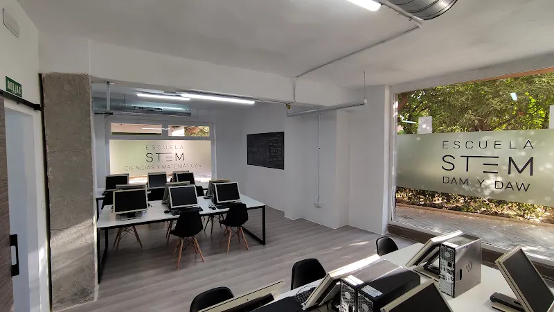 Escuela STEM Granada