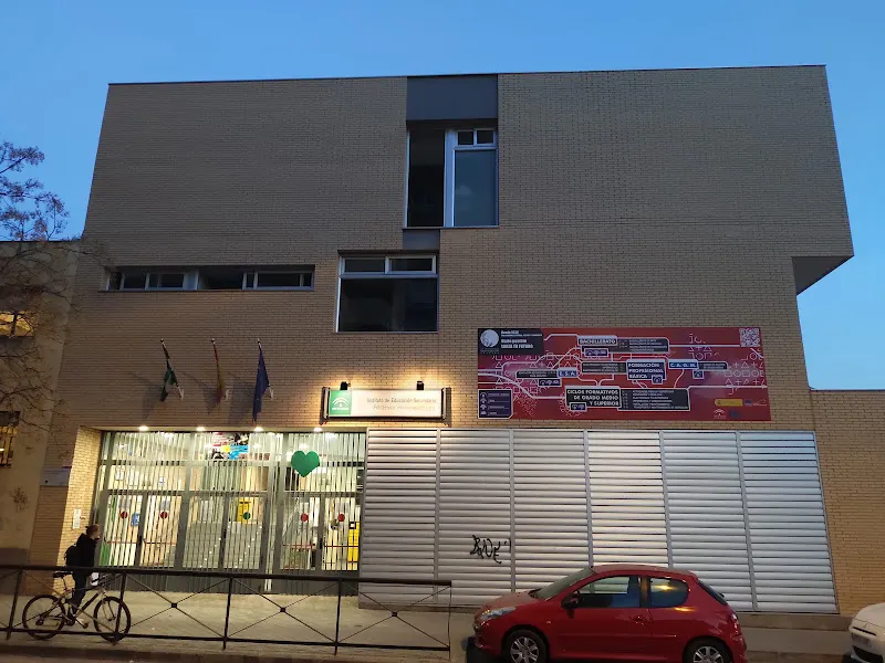 IES Hermenegildo Lanz - Centro educativo en Granada - foto 2