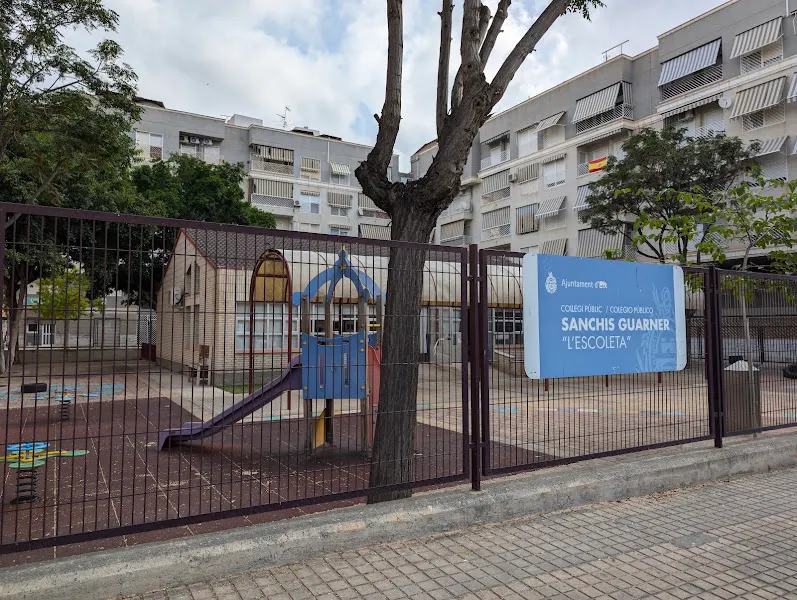 CEIP Colegio Público Sanchís Guarner "L'Escoleta" - Centro de educación preescolar en Elche - foto 2