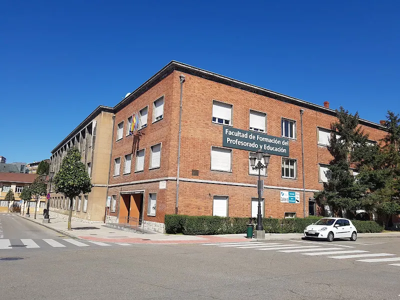 Facultad de Formación del Profesorado y Educación (Edificio Norte) - Oviedo