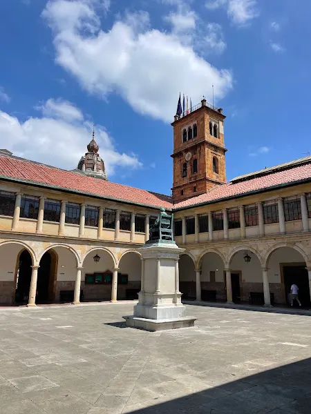 Universidad de Oviedo - Universidad pública en Oviedo - foto 3