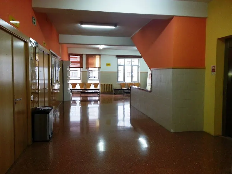 IUDE-Escuela de Negocios Universidad de Oviedo - Universidad en Oviedo - foto 2