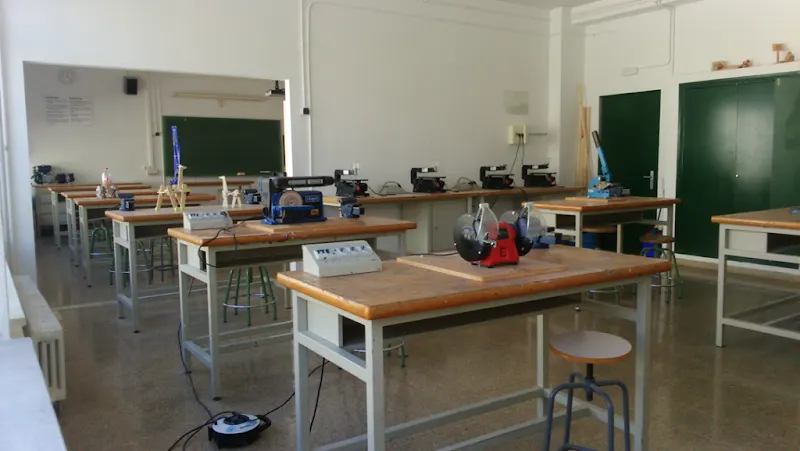Institut Eugeni d'Ors - Instituto de secundaria en Badalona - foto 2