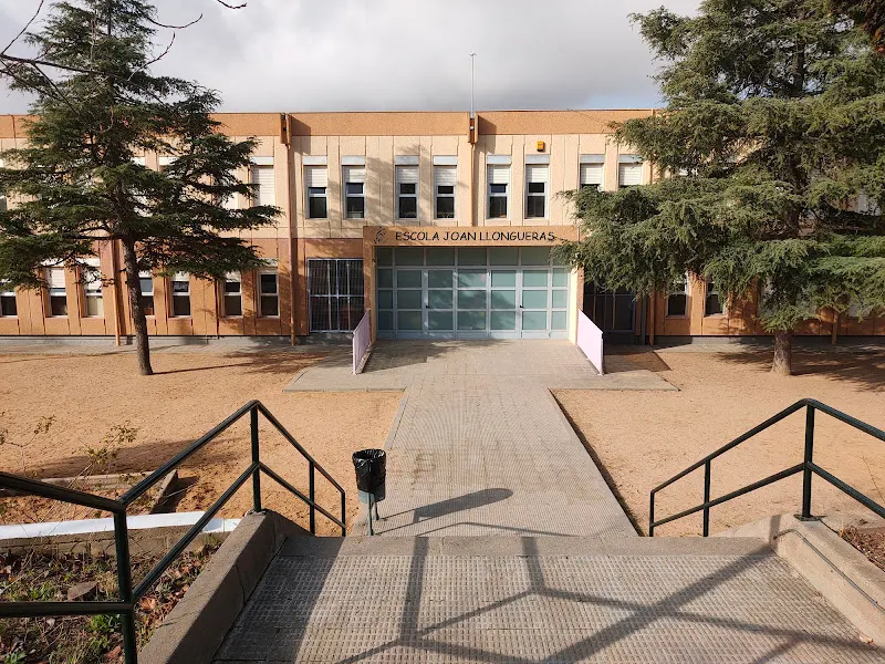 Escola Joan Llongueras - Escuela de primaria en Badalona - foto 2