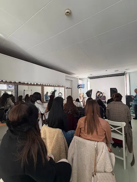 Your Make Up Studio Escuela de Maquillaje Profesional