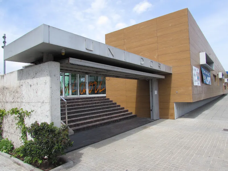 Escola Bressol Municipal Uni Dori - Guardería en Badalona - foto 2