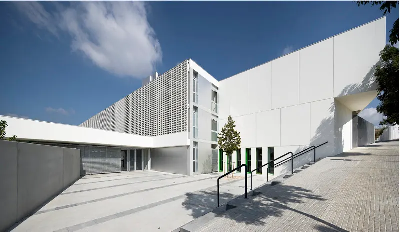 Institut Mont Perdut - Instituto de secundaria en Terrassa - foto 2