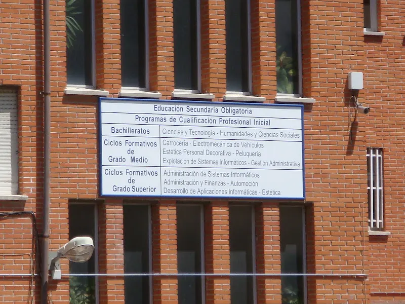 IES Gaspar Melchor de Jovellanos - Instituto de secundaria en Fuenlabrada - foto 2