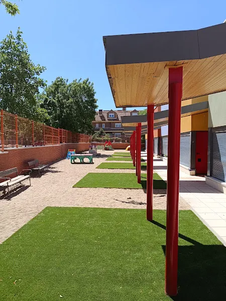 Escuela De Educación Infantil Casa De Niños Pablo Picasso - Colegio público en Fuenlabrada - foto 2