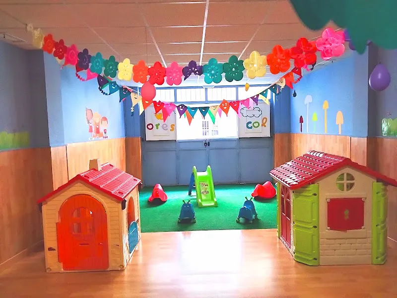 Escuela Infantil MIL COLORES
