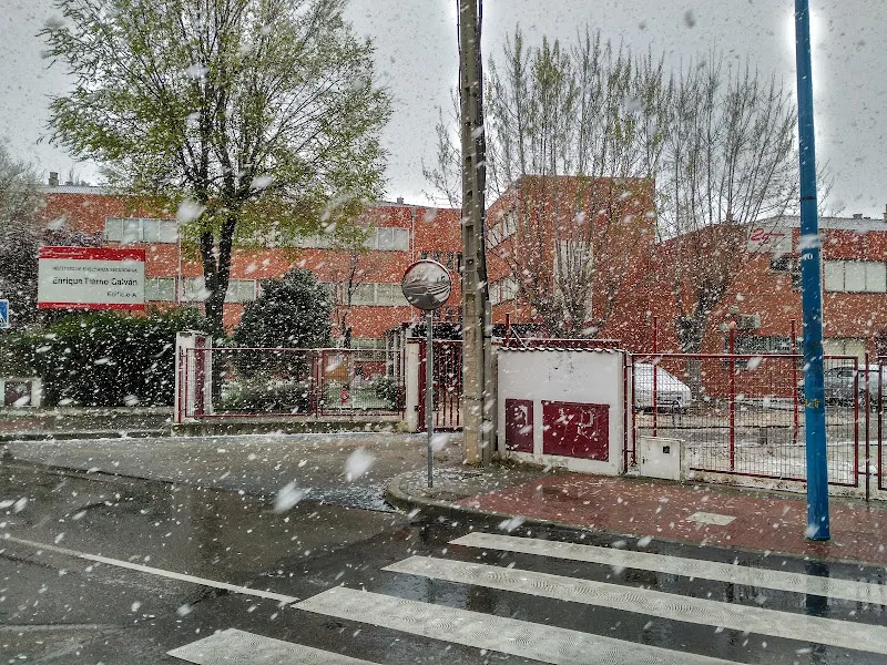 IES Enrique Tierno Galván - Instituto de secundaria en Leganés - foto 2
