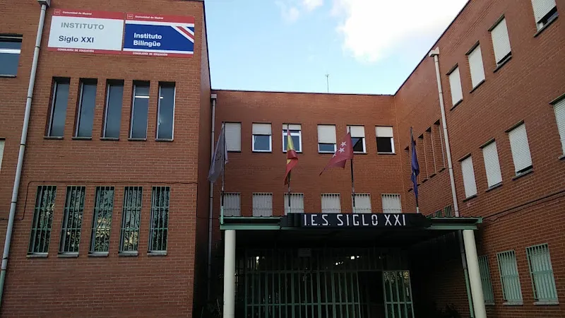 IES Siglo XXI ( Grado medio imagen y sonido) - Instituto de secundaria en Leganés - foto 2
