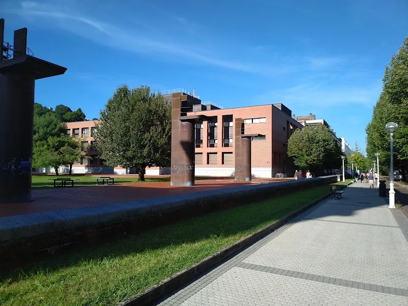 Hezkuntza, Filosofia eta Antropologia Fakultatea (HEFA - II eraikina) - Donostia-San Sebastian
