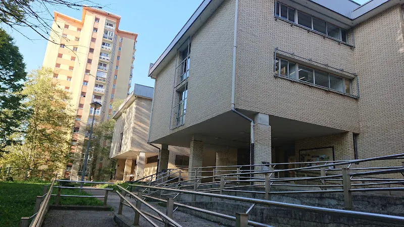 Bideberri BHI - Instituto de secundaria en Donostia-San Sebastian - foto 2