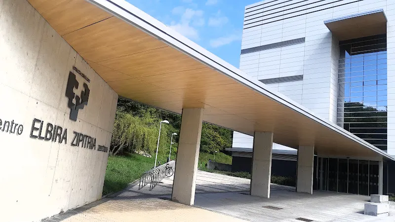 Centro Zipitria - Colegio público en Donostia-San Sebastian - foto 2