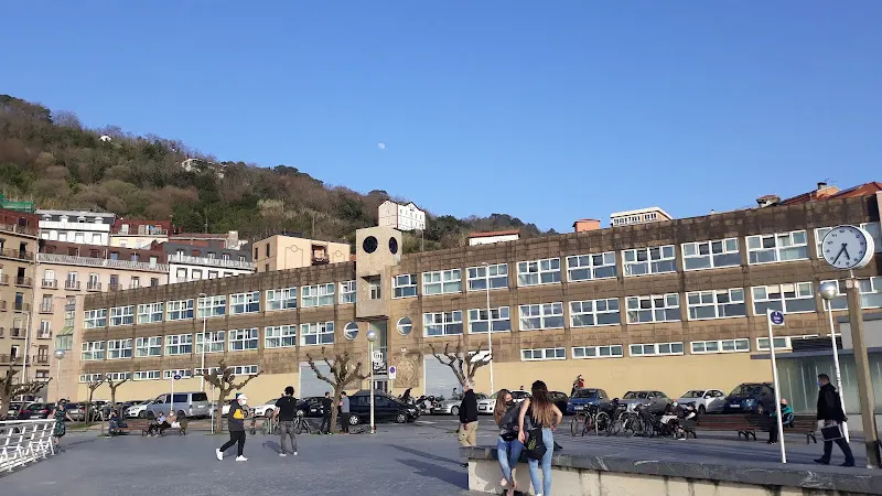 IES Xabier Zubiri Manteo BHI - Instituto de secundaria en Donostia-San Sebastian - foto 2