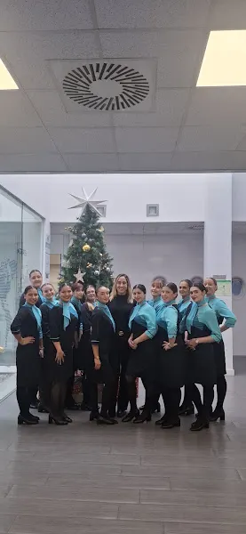 Central Santander Escuela Aeronáutica | Curso Azafata de Vuelo TCP - Santander