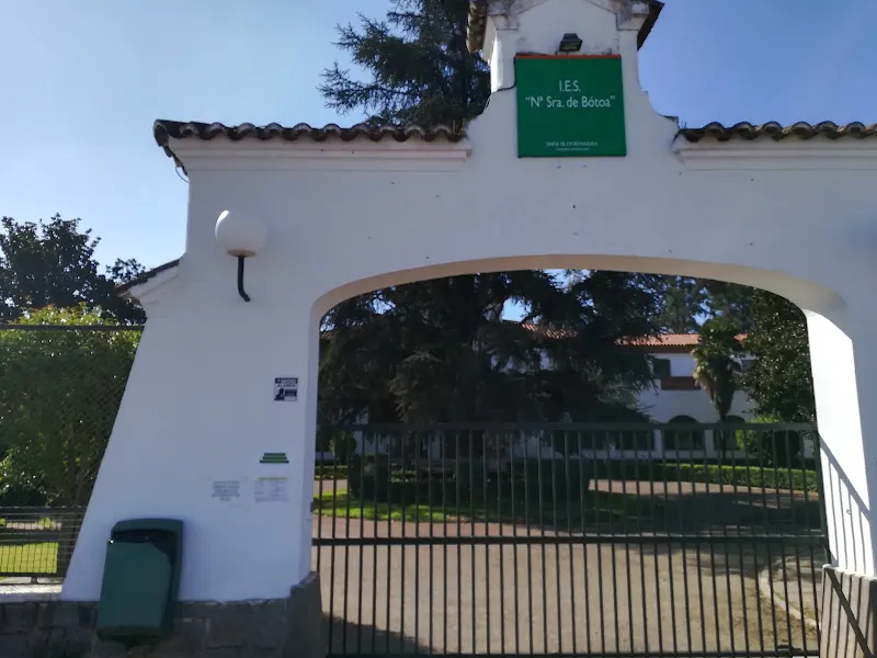 IES Nuestra Señora de Bótoa - Instituto de secundaria en Badajoz - foto 2