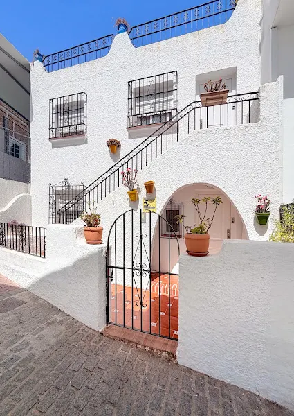 Escuela Village - Marbella