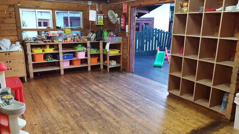 Escuela Infantil Las Albarizas - Colegio público en Marbella - foto 2