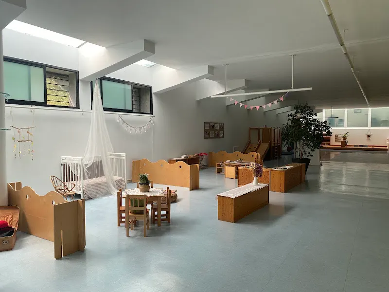 Escuela Pública Infantil Els Garrofers - Colegio público en Mataró - foto 2