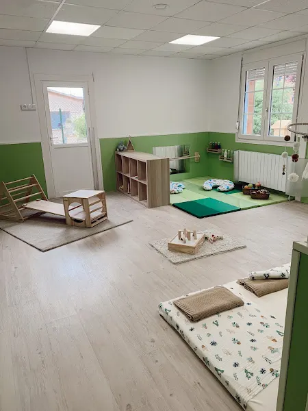 Centre Infantil La Peixera - Centro educativo en Santa Coloma de Gramenet - foto 2