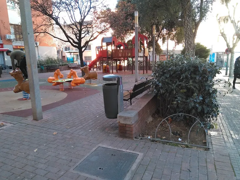 Centre Infantil La Peixera - Centro educativo en Santa Coloma de Gramenet - foto 3