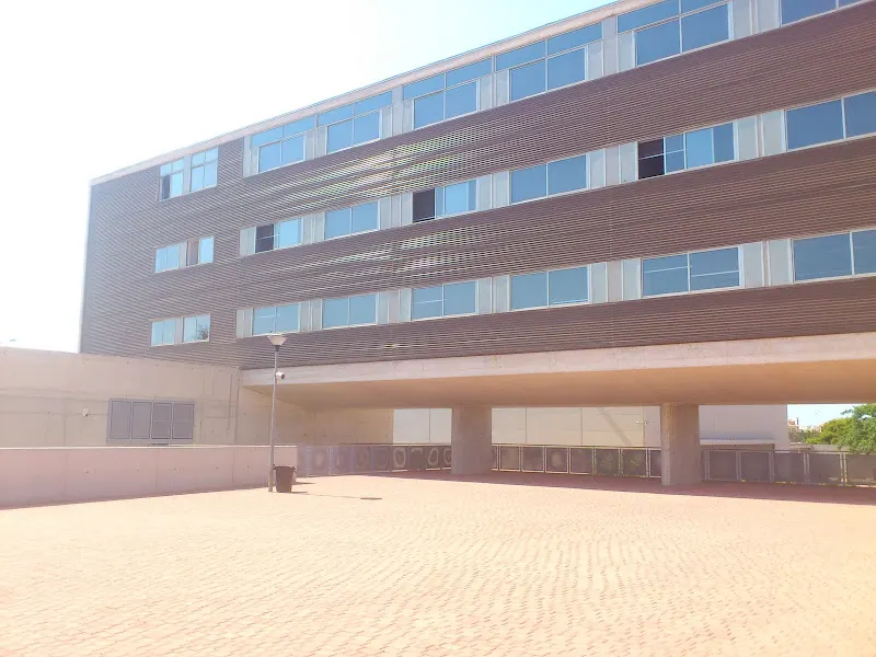 IES Mediterráneo - Instituto de secundaria en Torrevieja - foto 2