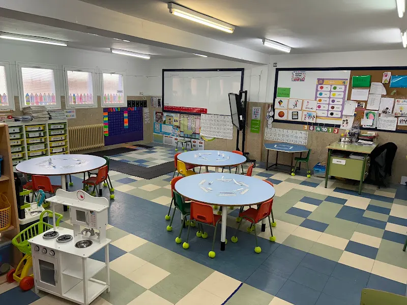 Colegio Concertado Cénit (Ed Infantil y Primaria) - Madrid