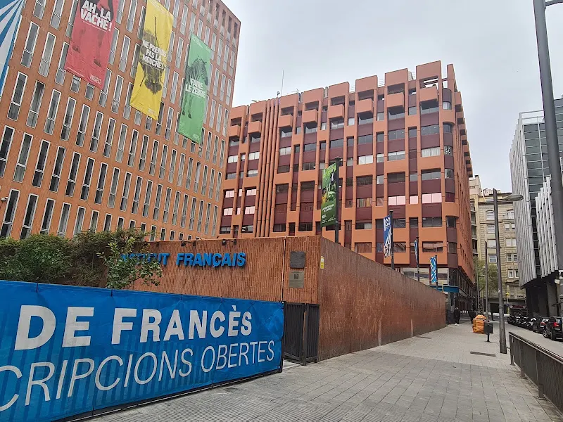 Institut français en Barcelona - Cursos de francés - Centro educativo en Barcelona - foto 3