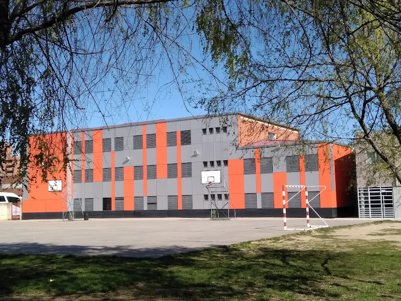 IES Emilio Ferrari - Instituto de secundaria en Valladolid - foto 2
