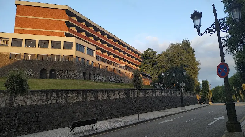 American High School Dual Diploma - Instituto de secundaria en Oviedo - foto 3