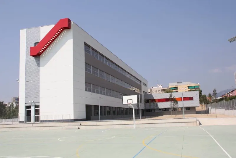 Instituto Jonqueres - Instituto de secundaria en Sabadell - foto 2