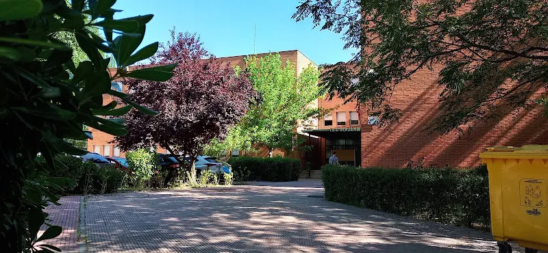 Benjamín Rúa - Instituto de secundaria en Mostoles - foto 2