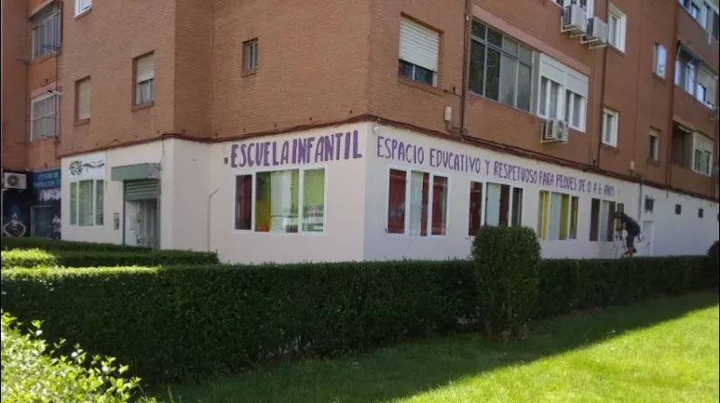Escuela infantil Rompecit@s. Asociación por una Educación libre y respetuosa.