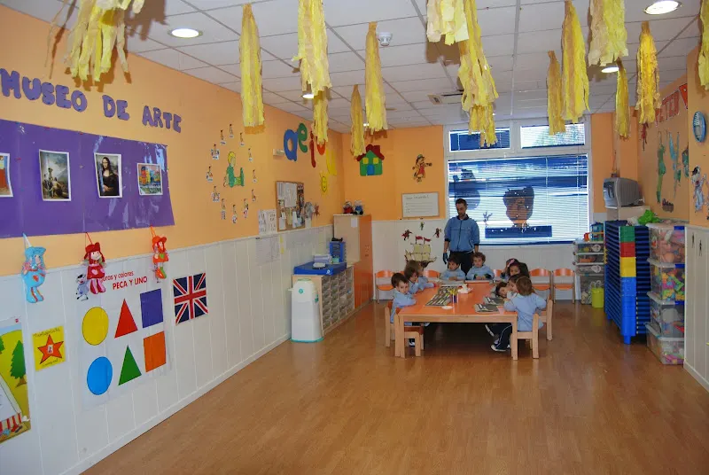 Escuela De Educación Infantil Casa De Niños Garabatos - Alcalá de Henares