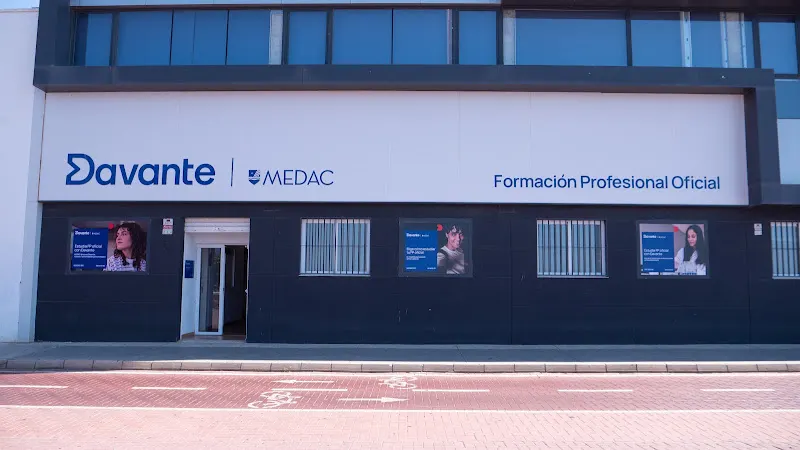 Davante MEDAC Almería Paseo Marítimo 🥇 FP Almería - Almería