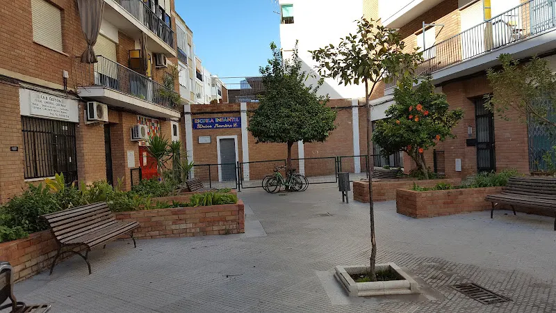 Escuela Infantil Campanita - Colegio público en Huelva - foto 2