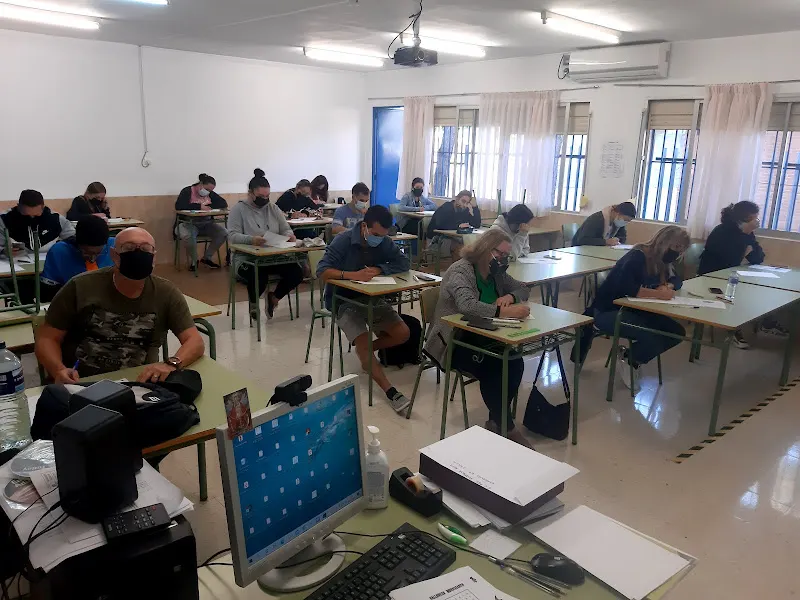 Instituto provincial de educacion permanente - Centro educativo en Málaga - foto 3