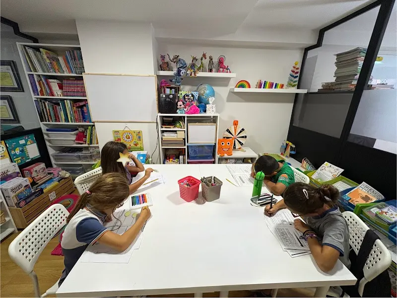 Centro de Apoyo Educativo Minerva - Oviedo