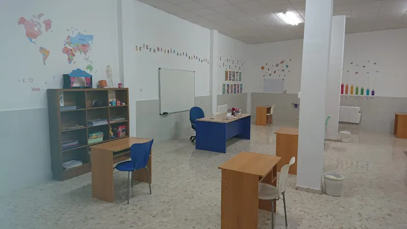 ACADEMIA LYDIA - Centro educativo en Badajoz - foto 2
