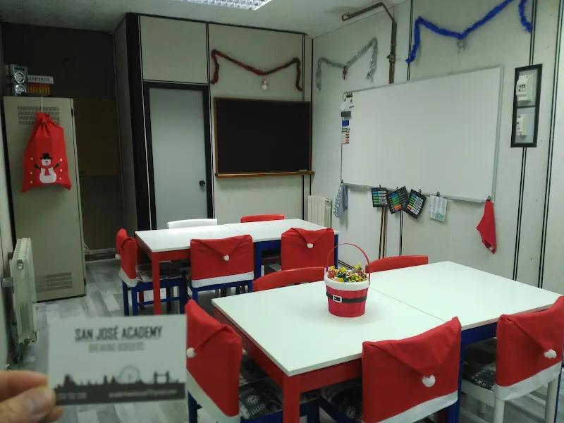 Academia Bilingüe San José - Centro educativo en León - foto 2